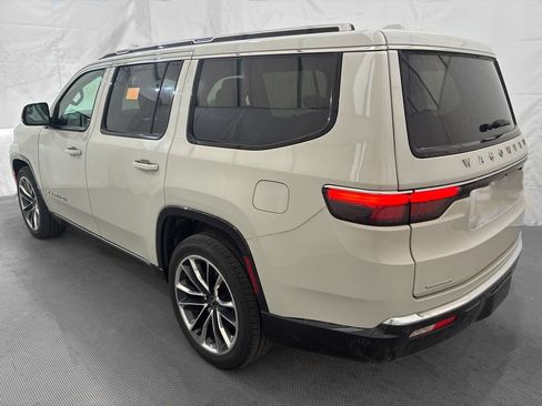 Used 2022 Jeep Wagoneer Series III w/ Premium Group I AWD/4WD image 5