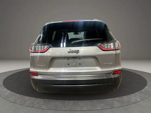 Used 2020 Jeep Cherokee Latitude AWD/4WD image 6