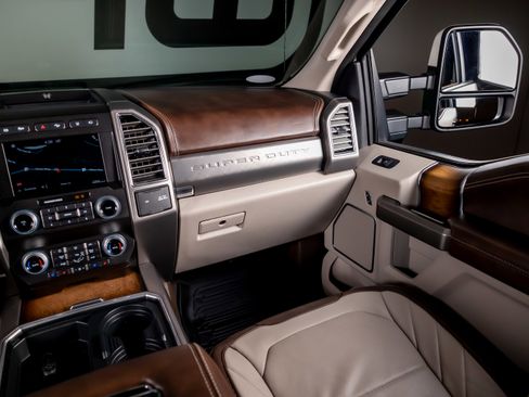 Used 2019 Ford F450 Limited image 7