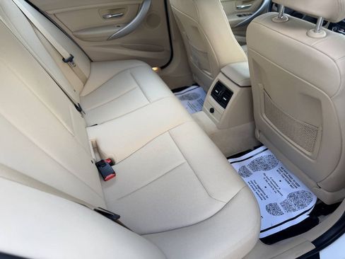 Used 2014 BMW 320i Sedan RWD image 17