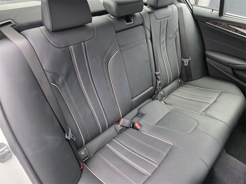 Used 2019 BMW 540i xDrive w/ M Sport Package image 28