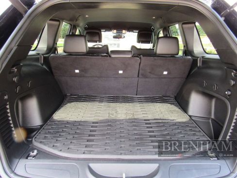Used 2021 Jeep Grand Cherokee Laredo X RWD image 15