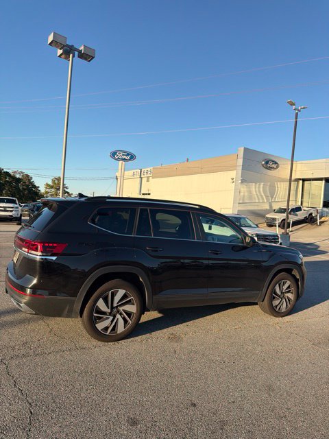Used 2025 Volkswagen Atlas SE FWD image 8