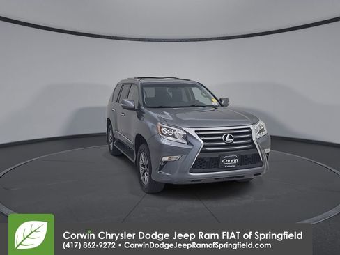 Used 2017 Lexus GX 460 Luxury w/ Preferred Accessory Package image 4