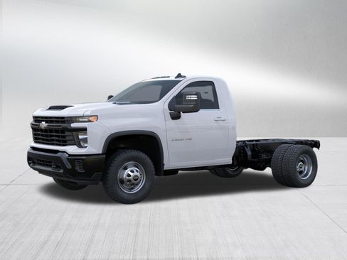 New 2026 Chevrolet Silverado 3500 W/T AWD/4WD image 2