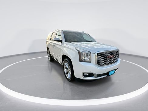 Used 2019 GMC Yukon Denali w/ Denali Ultimate Package image 2