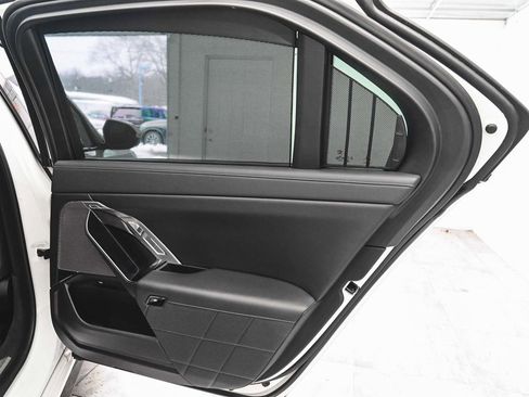 Used 2023 BMW 760i xDrive image 16