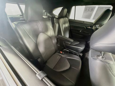 Used 2023 Toyota Highlander XSE AWD/4WD image 27