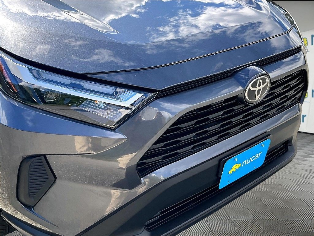 Used 2025 Toyota RAV4 LE AWD/4WD image 31
