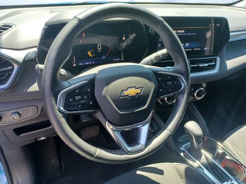 Used 2024 Chevrolet TrailBlazer LT w/ Convenience Package AWD/4WD image 9
