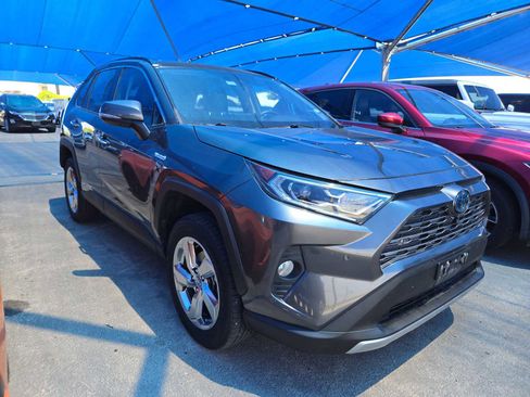 Used 2020 Toyota RAV4 Limited AWD/4WD image 2