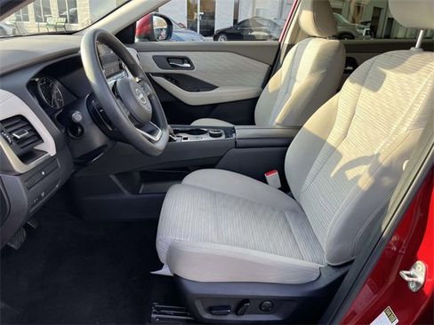 Used 2023 Nissan Rogue SV image 13