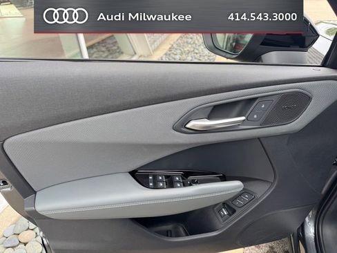 Certified 2026 Audi Q3 quattro 2.0T w/ 20" Wheel Package AWD/4WD image 8