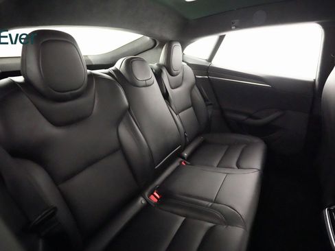 Used 2022 Tesla Model S image 9