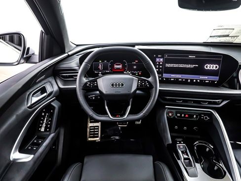 New 2025 Audi SQ5 Premium Plus image 4