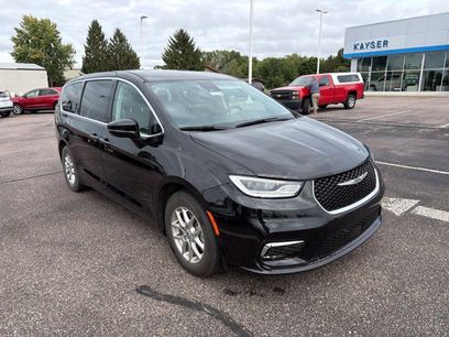 Used 2024 Chrysler Pacifica Touring-L