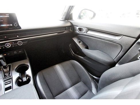 Used 2024 Honda Civic Sport image 11