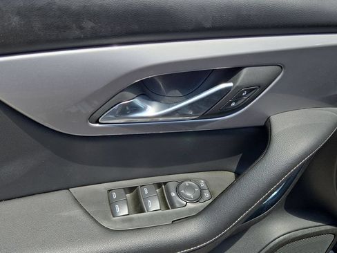 Used 2025 Chevrolet Blazer LT FWD image 13