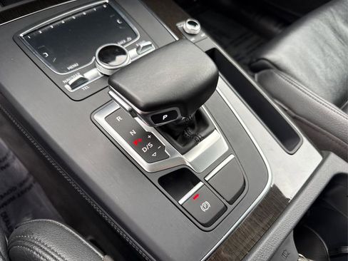 Used 2019 Audi Q5 Prestige w/ Prestige Package image 37