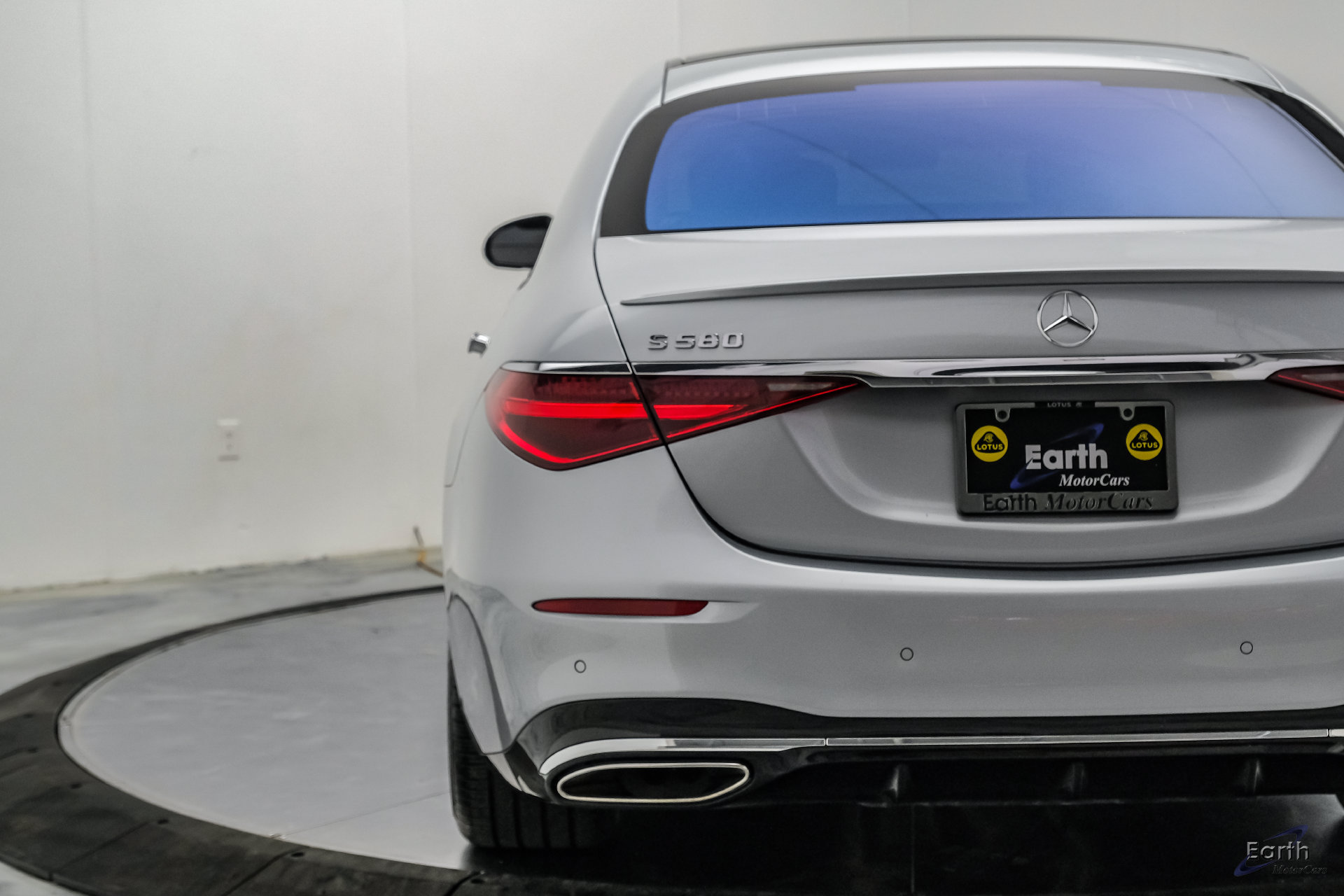 Used 2022 Mercedes-Benz S 580 4MATIC Sedan w/ AMG Line Package image 17