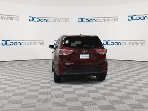 Used 2015 Toyota Highlander XLE AWD/4WD image 8