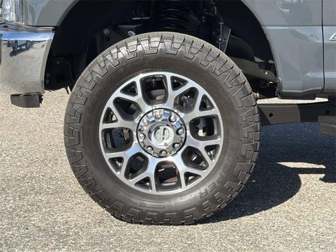 Used 2021 Ford F250 Lariat w/ Lariat Value Package image 28