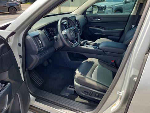 Certified 2025 Nissan Pathfinder SL AWD/4WD image 12