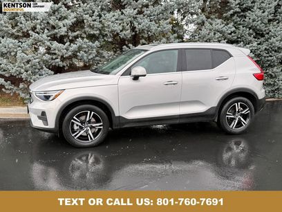 Used 2025 Volvo XC40 B5 Core