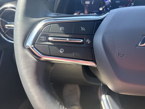Used 2026 Chevrolet Equinox LT AWD/4WD image 19
