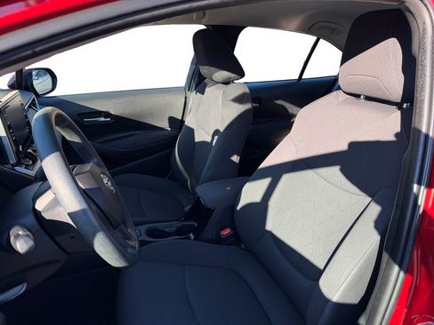 Used 2021 Toyota Corolla LE image 9