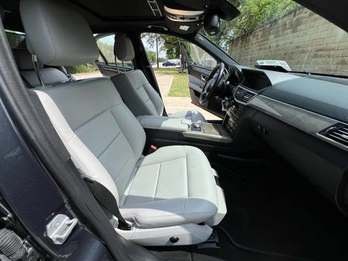 Used 2010 Mercedes-Benz E 350 Sedan image 40