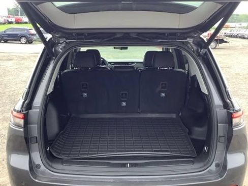 Certified 2023 Jeep Grand Cherokee Limited w/ Luxury Tech Group II AWD/4WD image 22