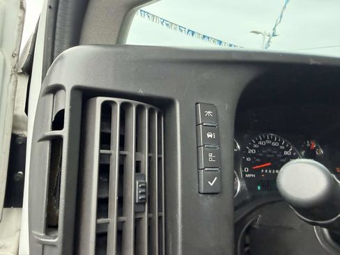 Used 2018 GMC Savana 2500 w/ Driver Convenience Package RWD image 26