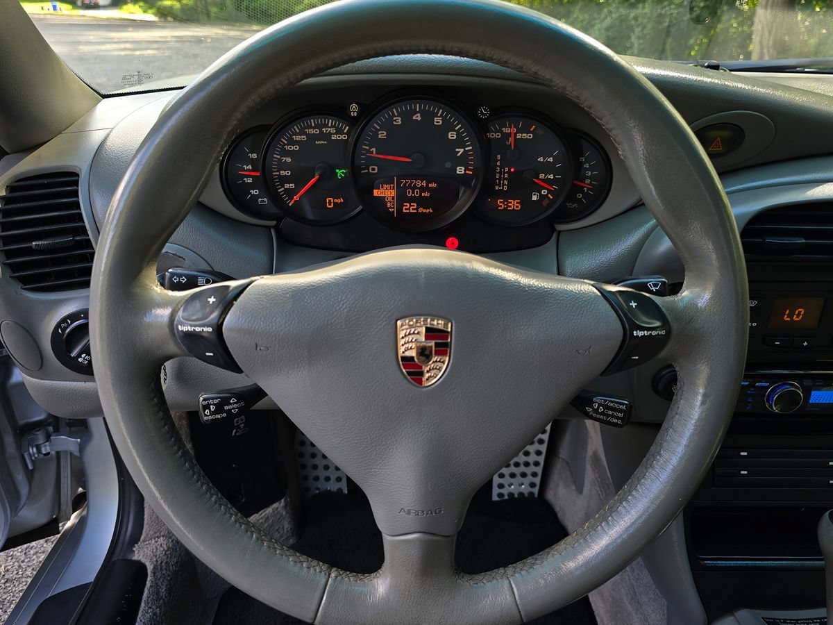 Used 2004 Porsche 911 Carrera 4S AWD/4WD image 19
