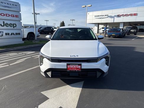 Used 2025 Kia K4 LXS image 10