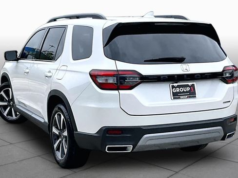 Used 2023 Honda Pilot Touring image 11
