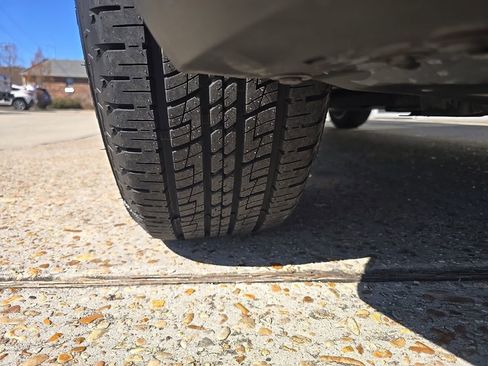 Used 2023 Chevrolet TrailBlazer RS w/ Convenience Package image 36