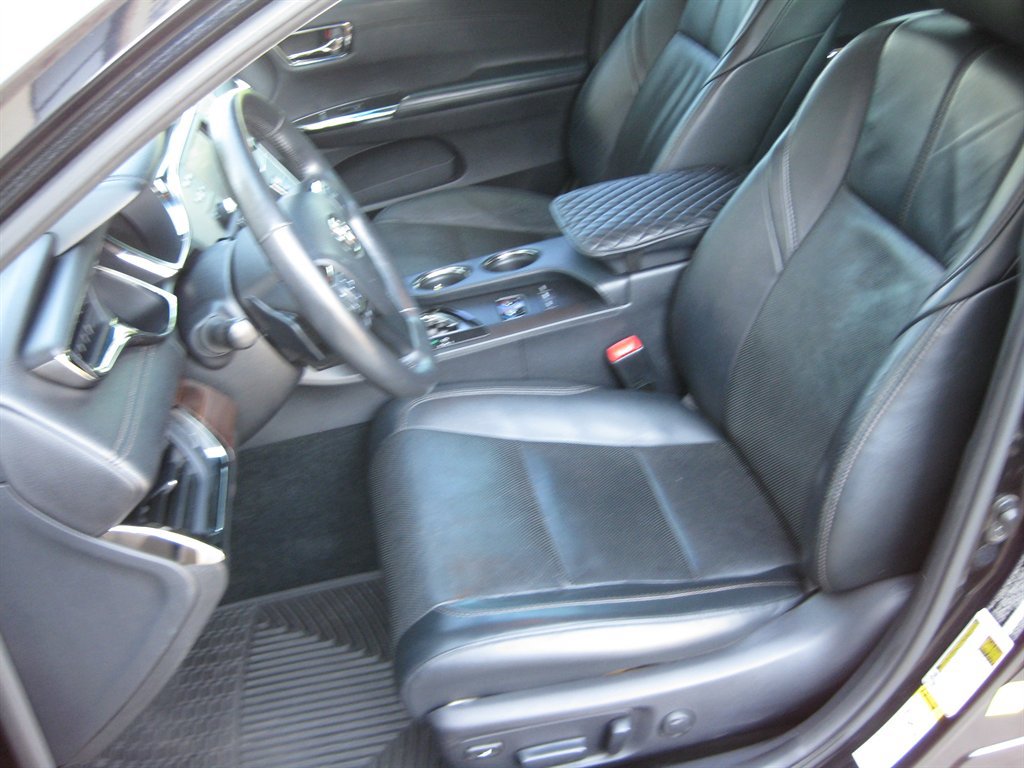 Used 2013 Toyota Avalon Limited FWD image 13