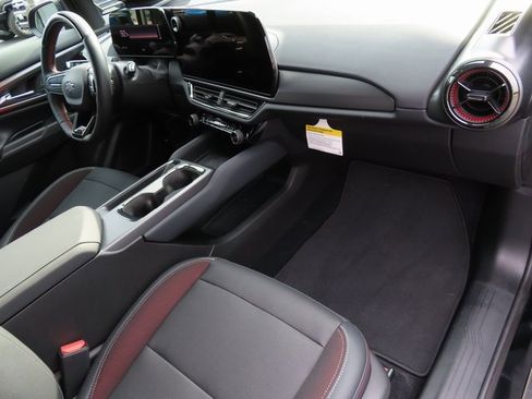 Certified 2024 Chevrolet Equinox EV RS image 36