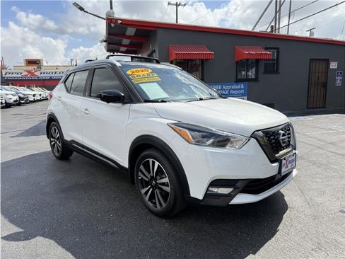 Used 2020 Nissan Kicks SR w/ SR Premium Package image 9