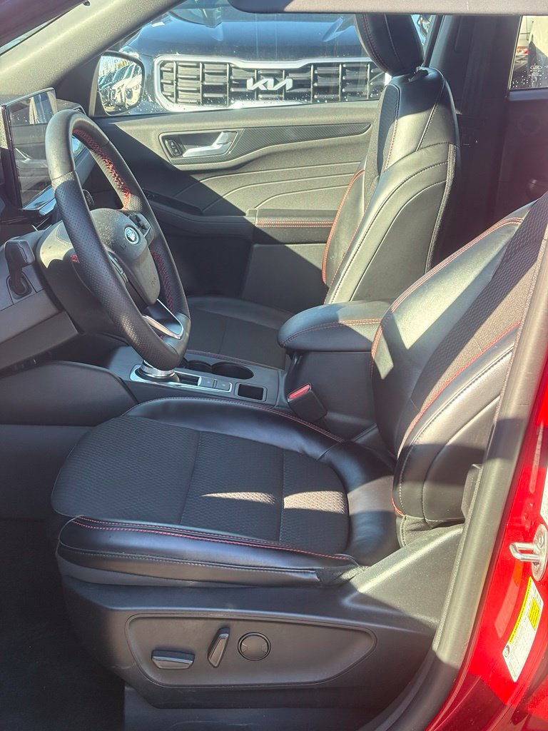 Used 2023 Ford Escape ST-Line Select w/ Tech Pack #2 AWD/4WD image 7