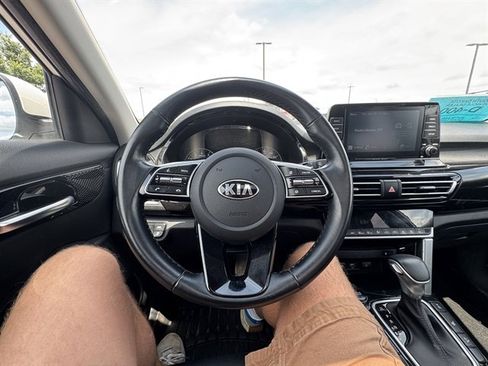 Used 2021 Kia Seltos EX AWD/4WD image 11