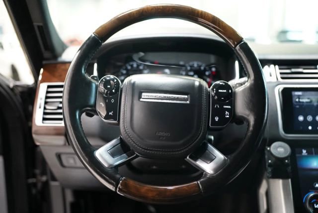 Used 2018 Land Rover Range Rover Supercharged AWD/4WD image 28