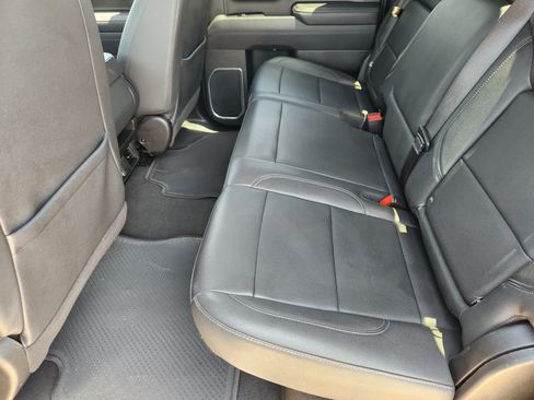 Used 2025 GMC Sierra 1500 SLT AWD/4WD image 28