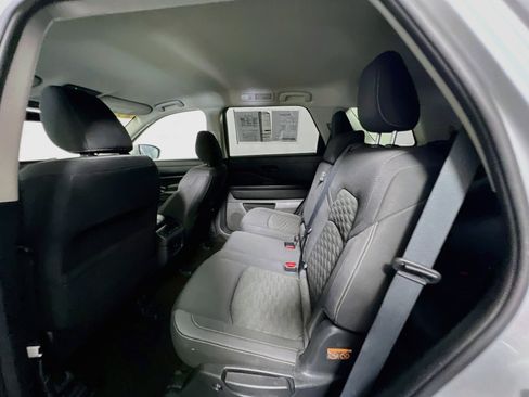 Used 2024 Nissan Pathfinder SV FWD image 28