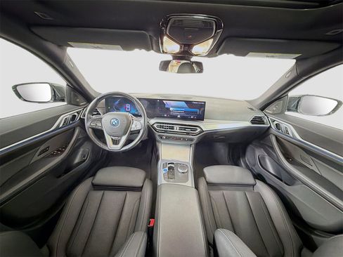 Used 2023 BMW i4 eDrive35 w/ Premium Package image 9