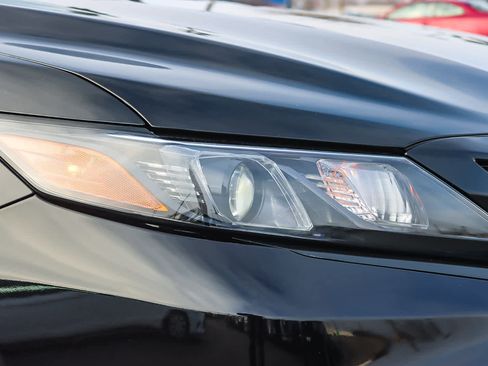 Used 2022 Toyota Camry SE image 7