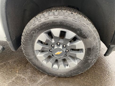 Used 2022 Chevrolet Silverado 2500 Custom w/ Custom Value Package image 28