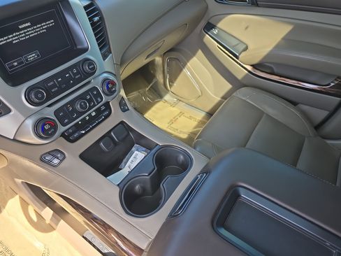 Used 2015 GMC Yukon XL SLT w/ Open Road Package image 27