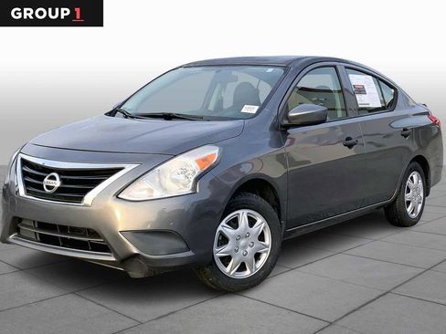 Used 2017 Nissan Versa S Plus image 1